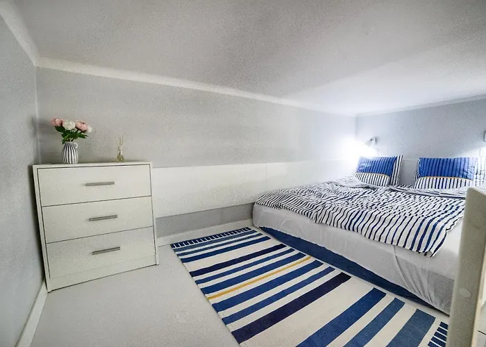 Quiet & Comfortable Old Krakow Apartment