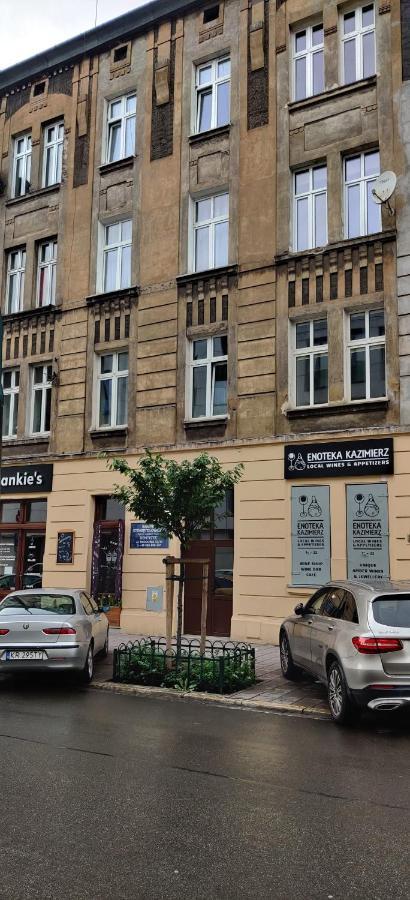 Quiet & Comfortable Old Апартаменти